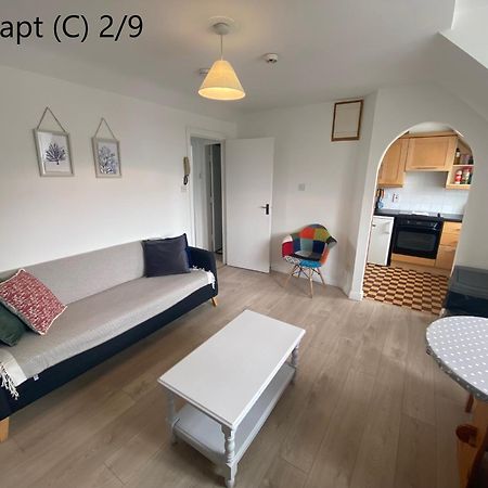 Crescent Close Galway Room photo
