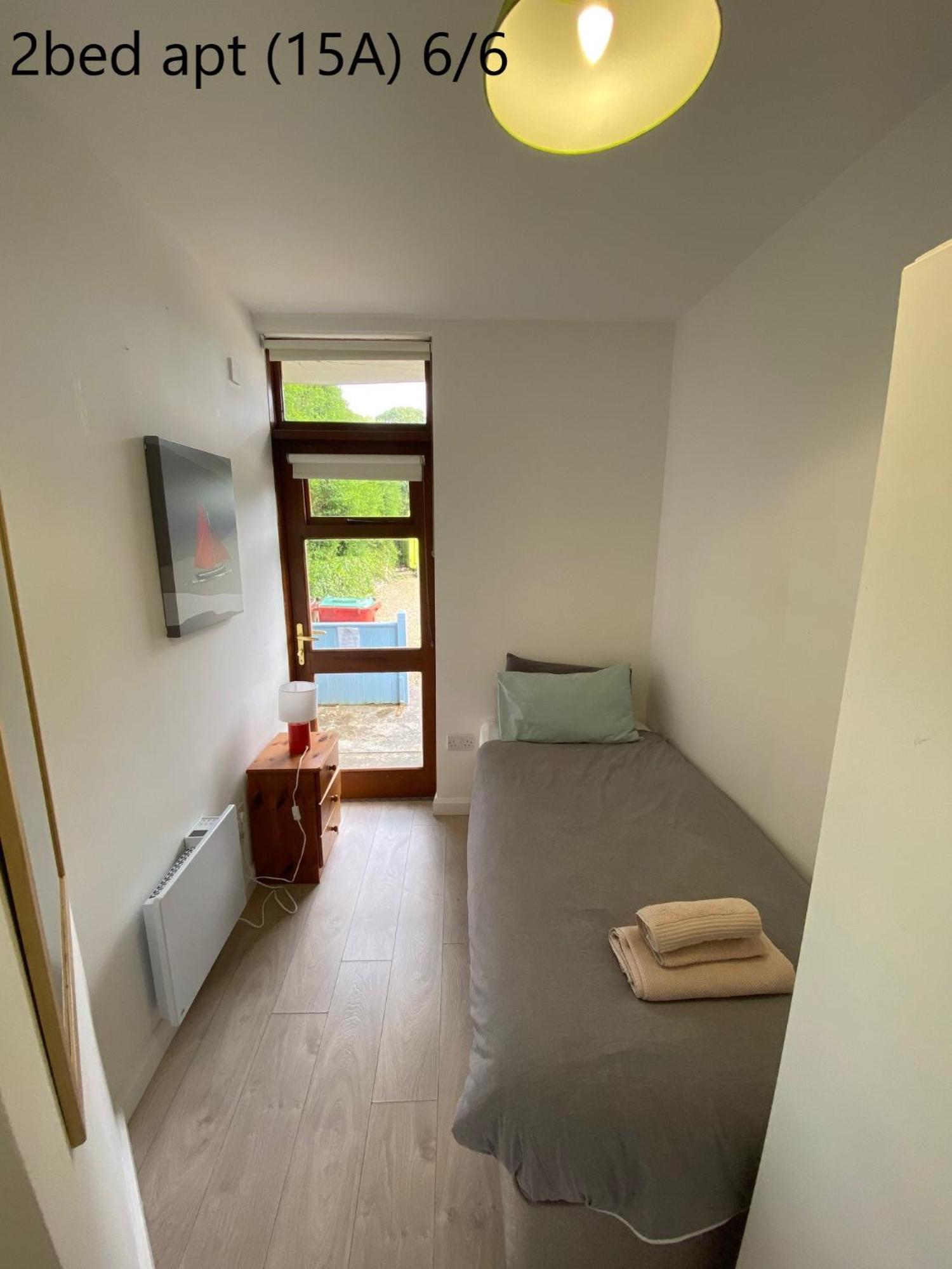 Crescent Close Galway Room photo