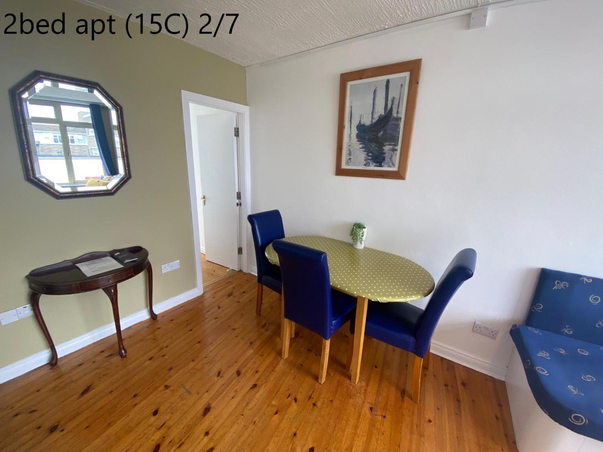 Crescent Close Galway Room photo