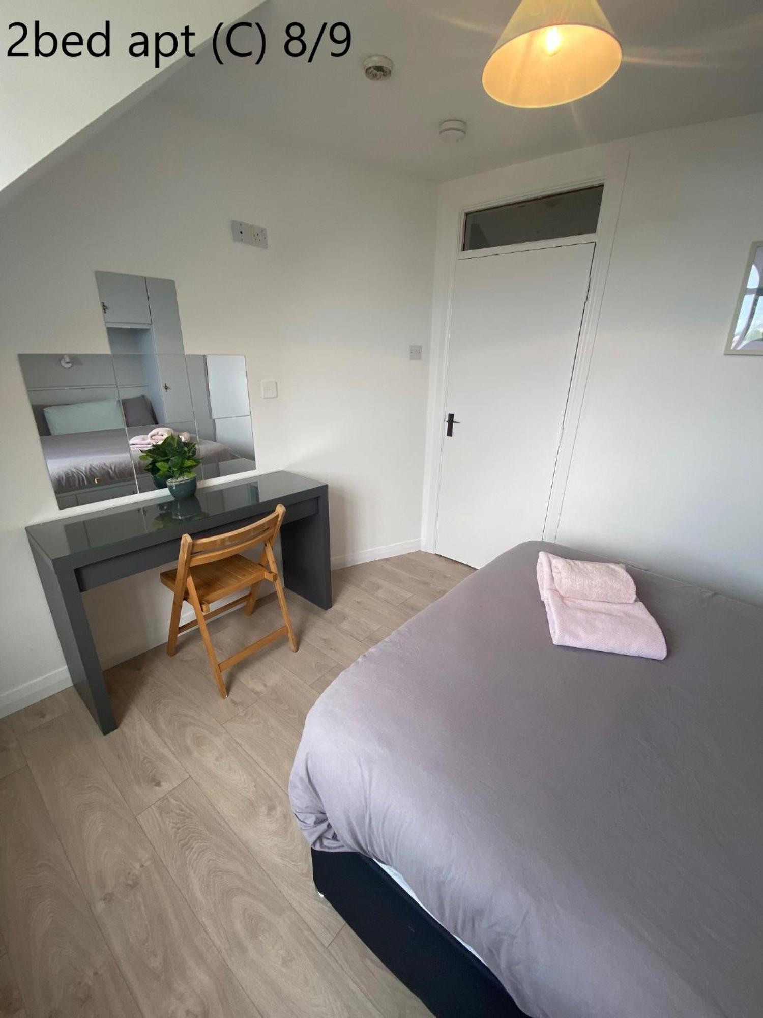 Crescent Close Galway Room photo