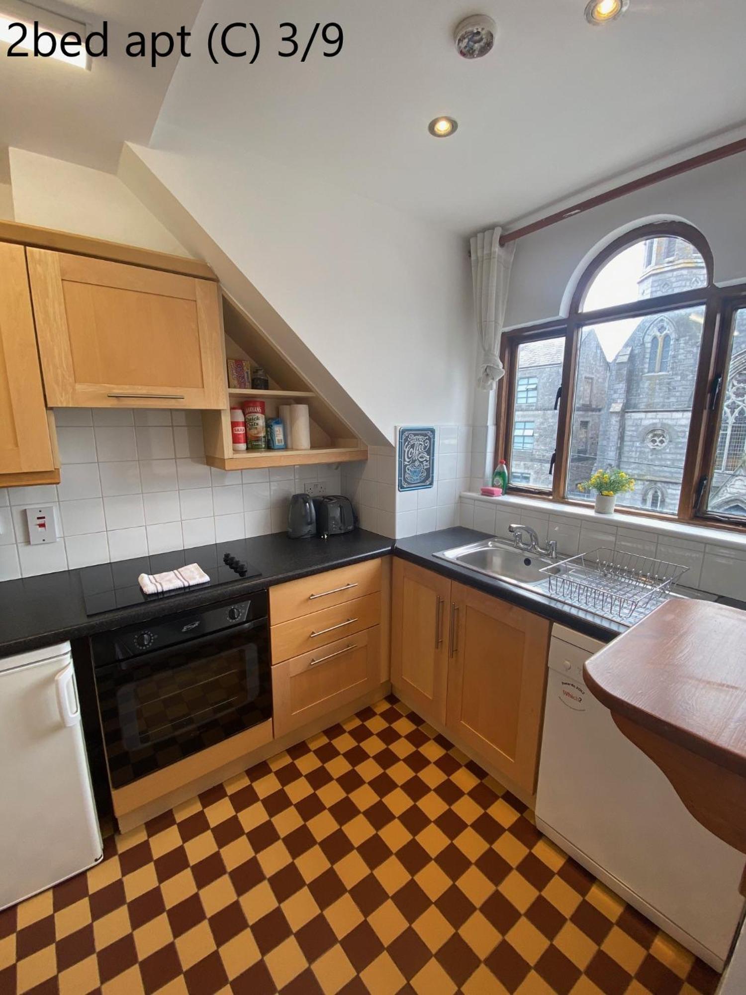 Crescent Close Galway Room photo