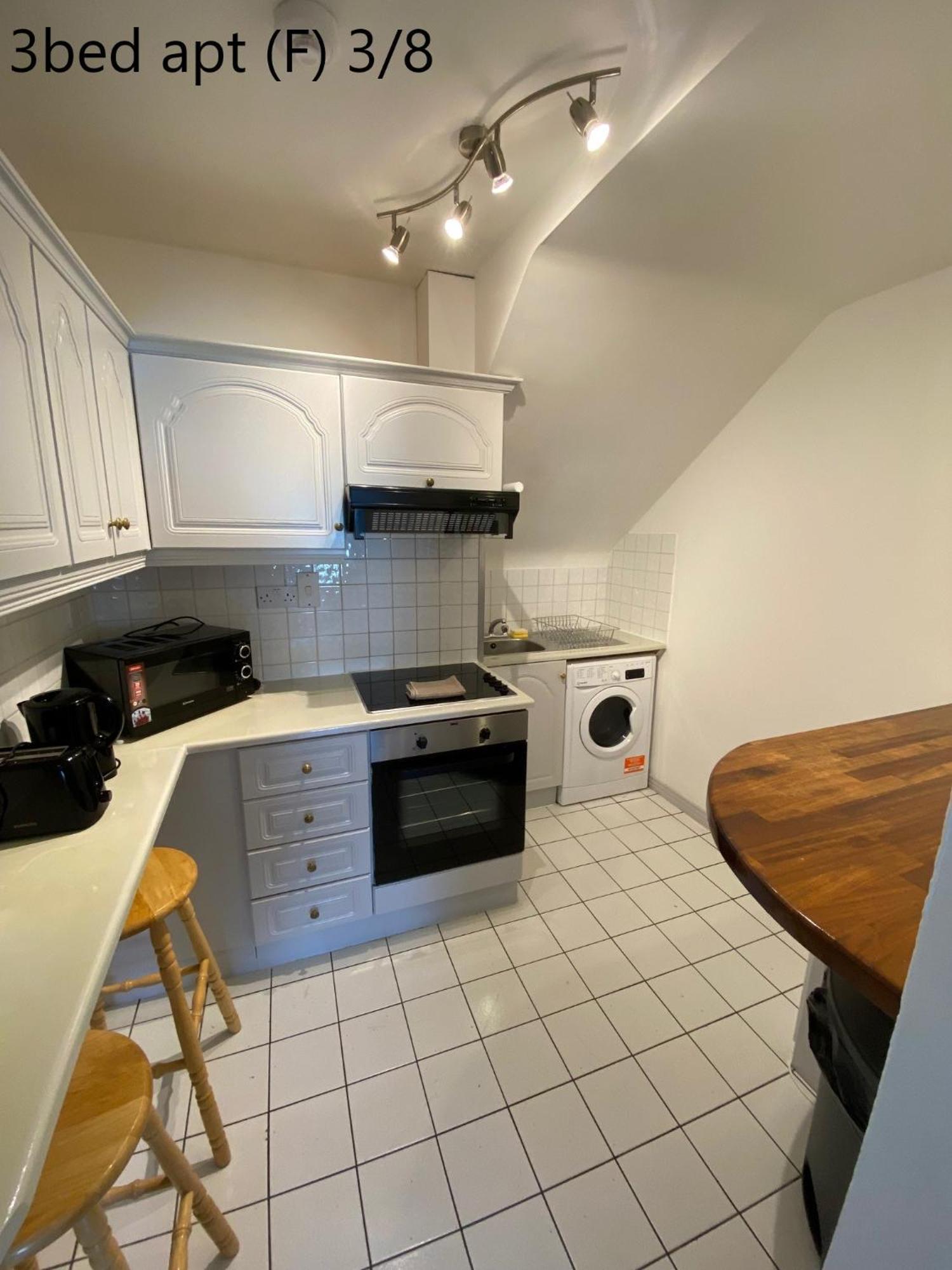 Crescent Close Galway Room photo