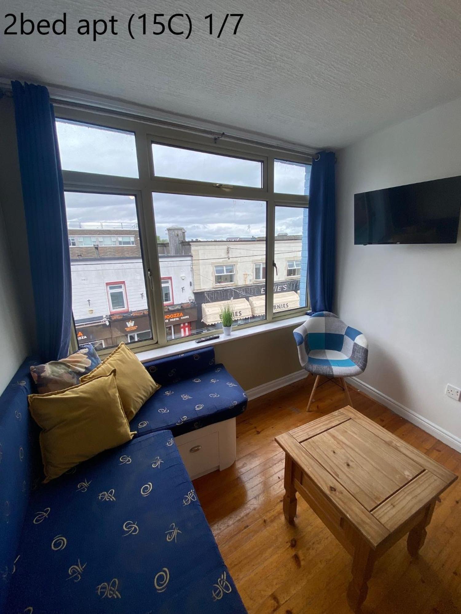 Crescent Close Galway Room photo