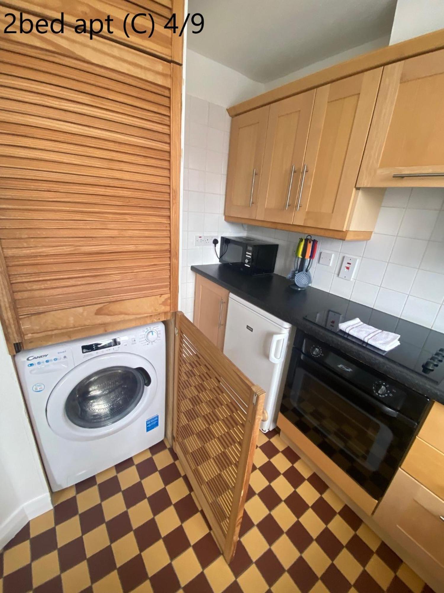 Crescent Close Galway Room photo
