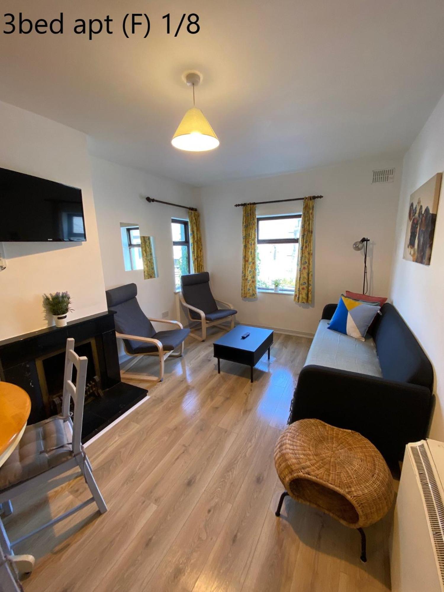 Crescent Close Galway Room photo