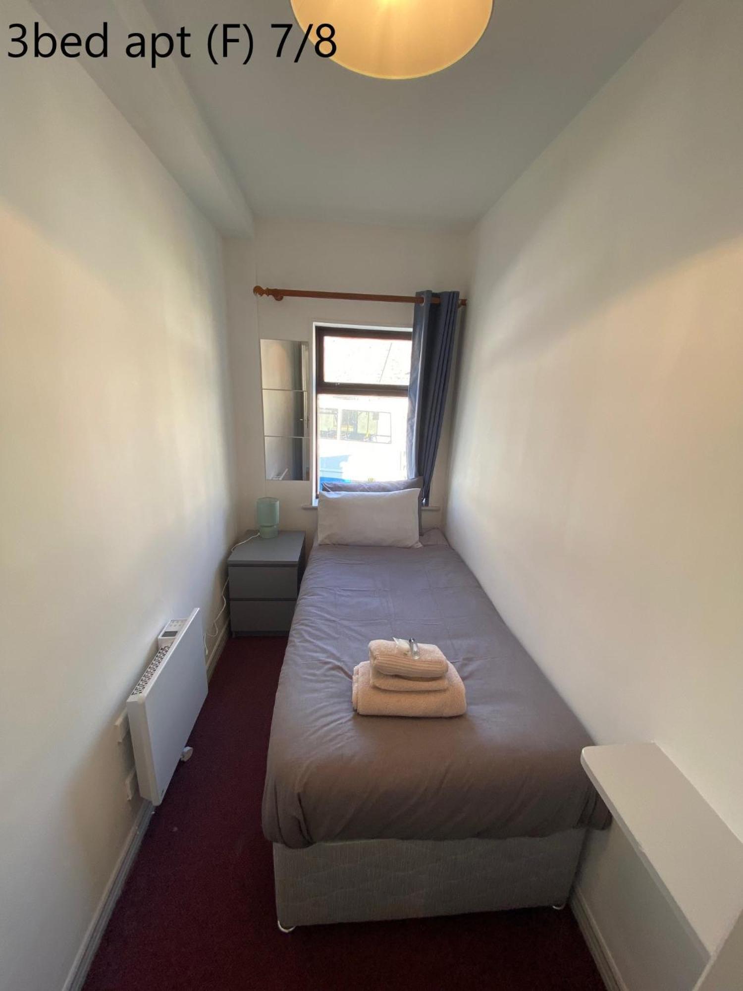 Crescent Close Galway Room photo